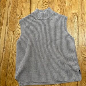NWT Abercrombie & Fitch Gray Sleeveless Sweater